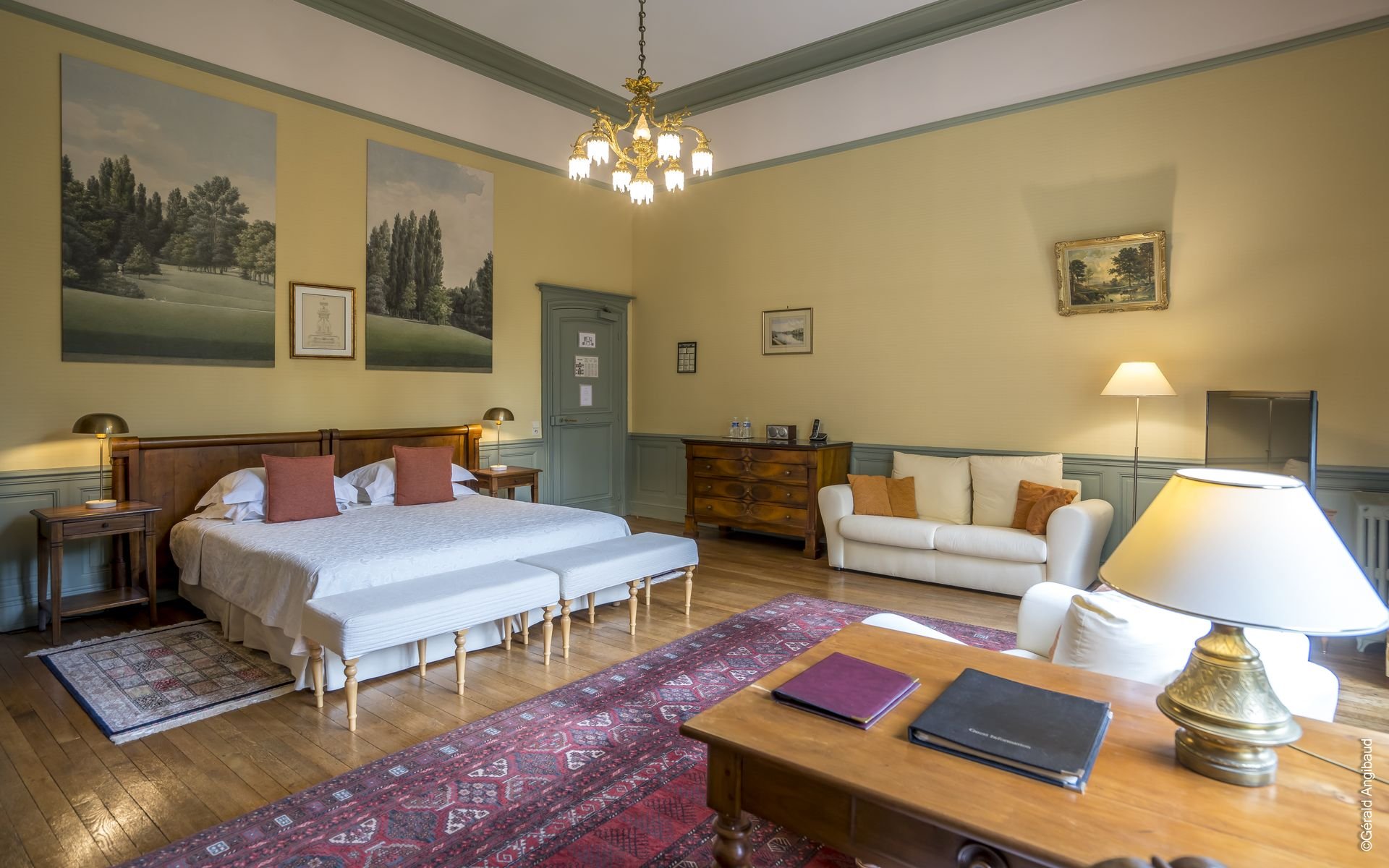 127/chambres/Junior suites/I1060-_Chateau_de_Verrieres_2021_Chambres014-_resultat-2.jpg